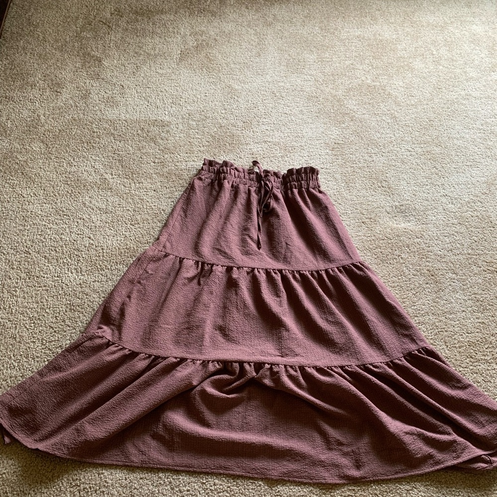 Women’s flowy brown skirt